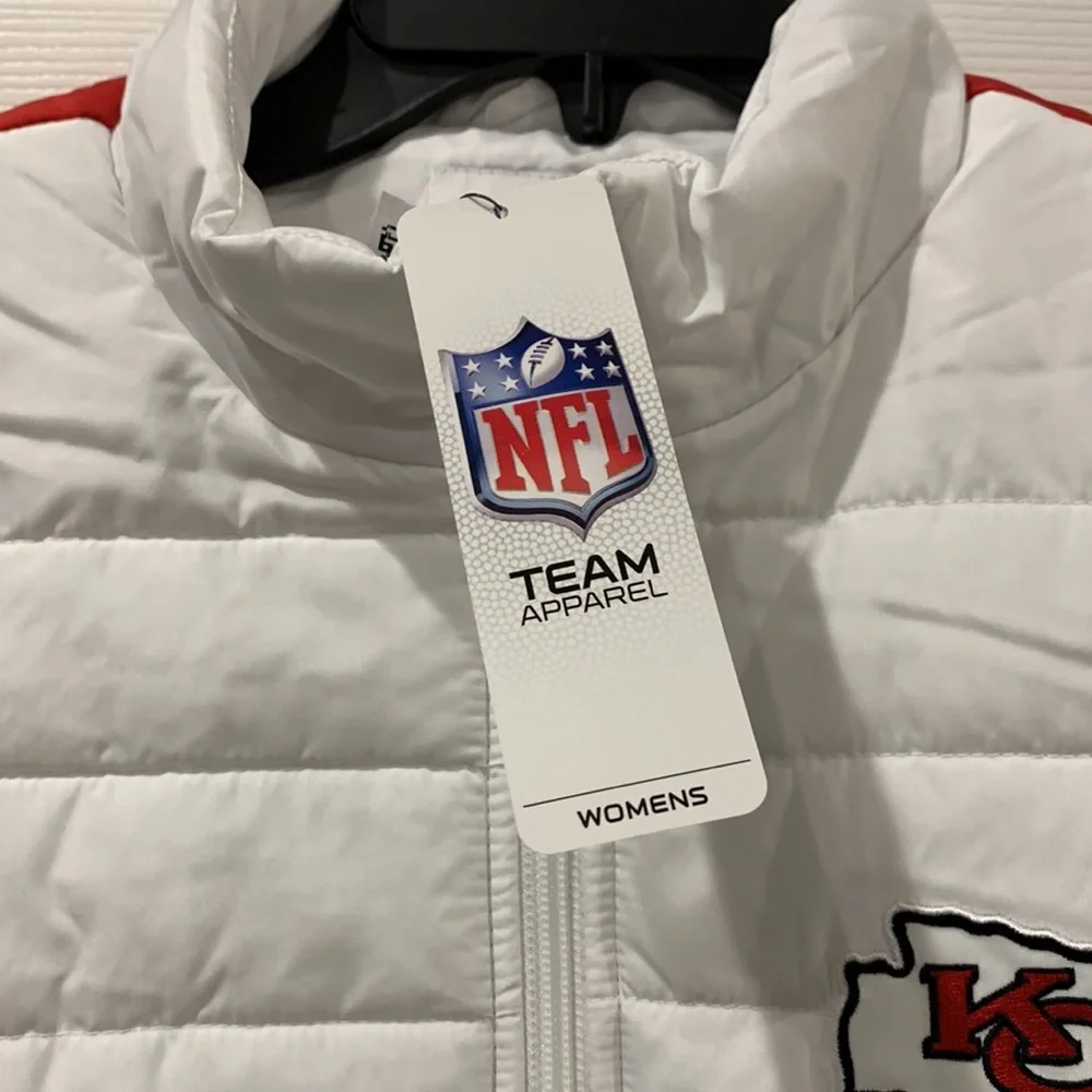 NFL Kansas City Chiefs women’s puffer vest - Picture 6 of 10